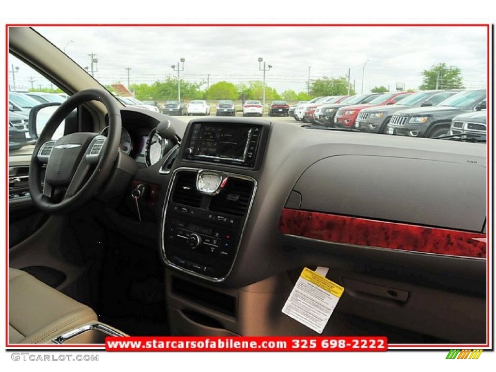 2013 Town & Country Touring - Brilliant Black Crystal Pearl / Dark Frost Beige/Medium Frost Beige photo #30