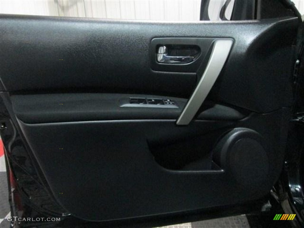 2011 Nissan Rogue S Krom Edition Black Door Panel Photo #80385198