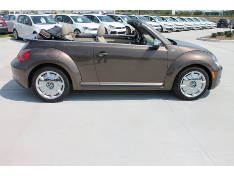 2013 Volkswagen Beetle 2.5L Convertible 70s Edition Data, Info and Specs
