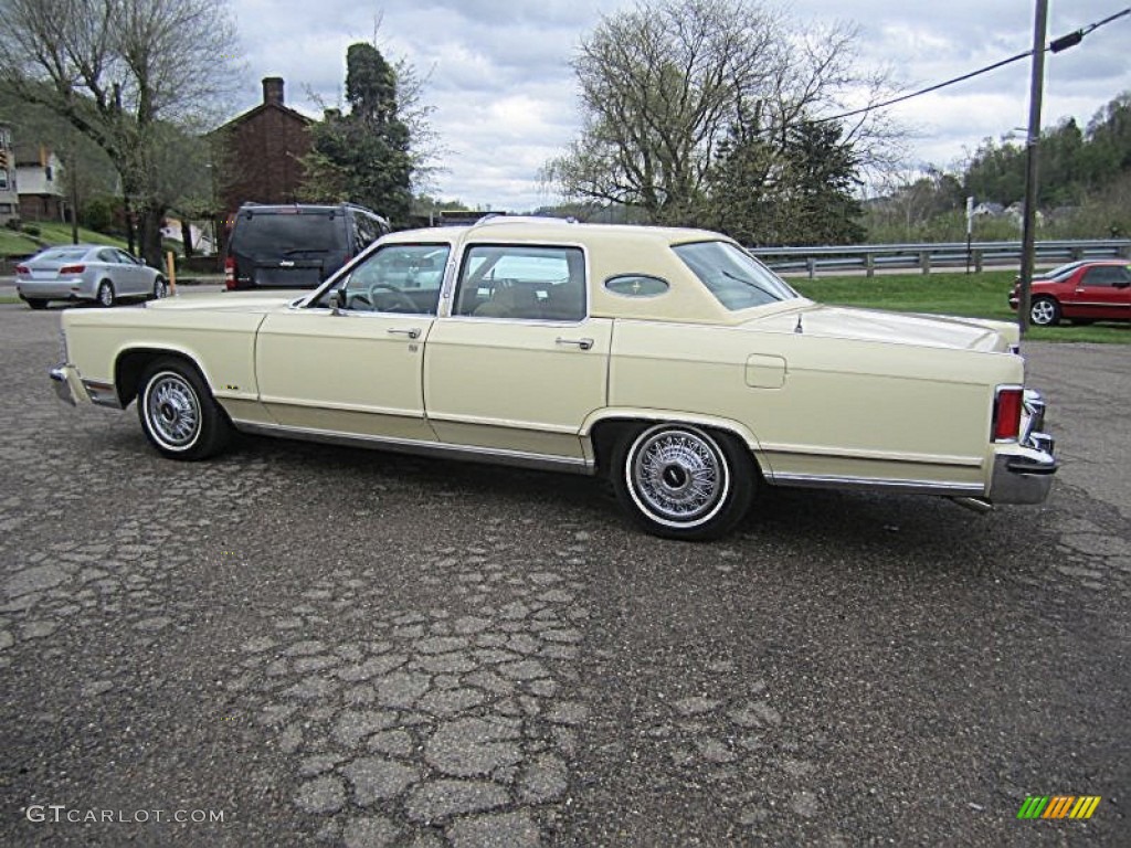 Cream 1978 Lincoln Continental Town Car Exterior Photo #80390682