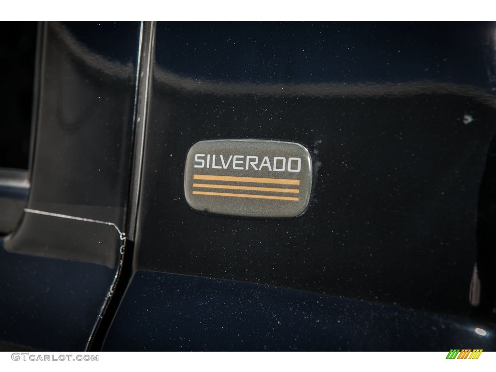2004 Silverado 2500HD Regular Cab - Black / Dark Charcoal photo #7
