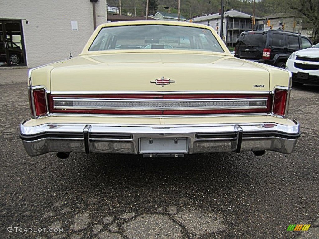 Cream 1978 Lincoln Continental Town Car Exterior Photo #80390736