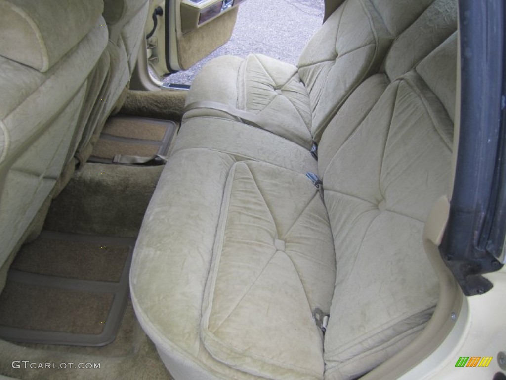 1978 Lincoln Continental Town Car Rear Seat Photo #80391029