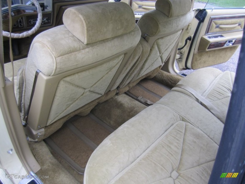 1978 Lincoln Continental Town Car Rear Seat Photo #80391036