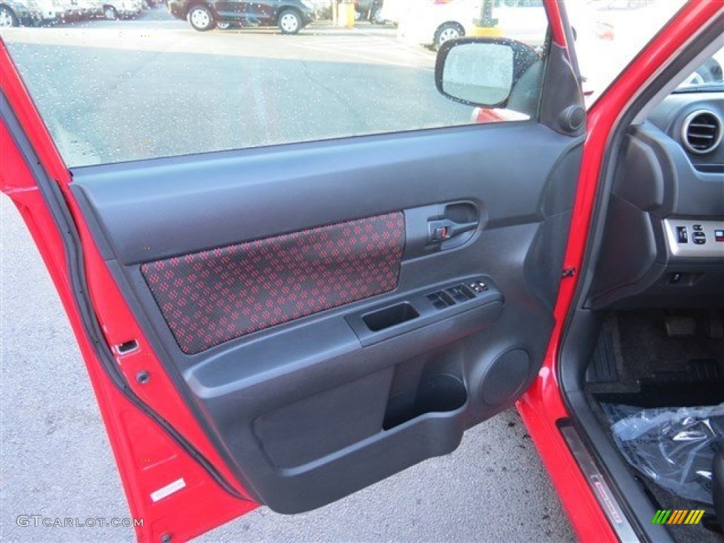 2009 Scion xB Release Series 6.0 Door Panel Photos