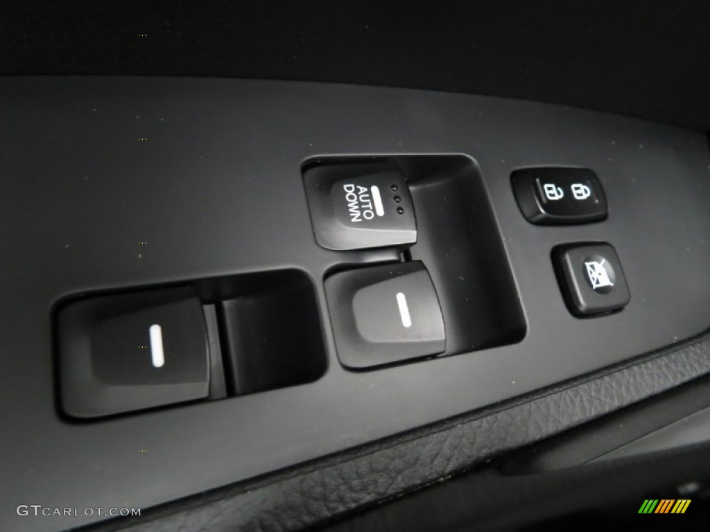 2012 Hyundai Veloster Standard Veloster Model Controls Photo #80396318
