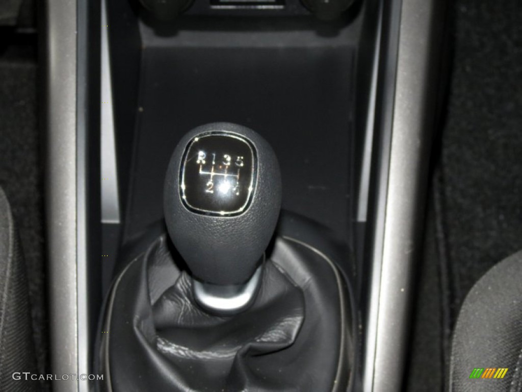 2012 Hyundai Veloster Standard Veloster Model 6 Speed Manual Transmission Photo #80396471