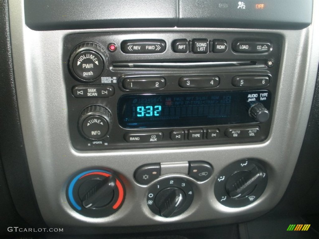 2007 Chevrolet Colorado LT Z71 Extended Cab 4x4 Controls Photo #80398645