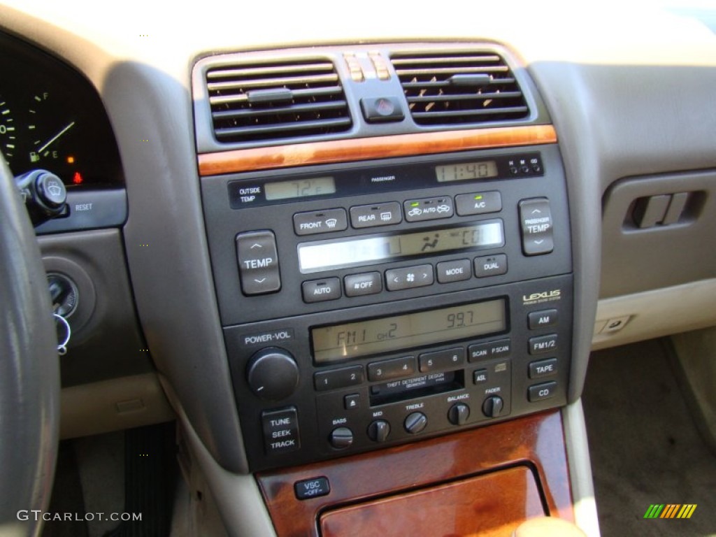 2000 Lexus LS 400 Controls Photos