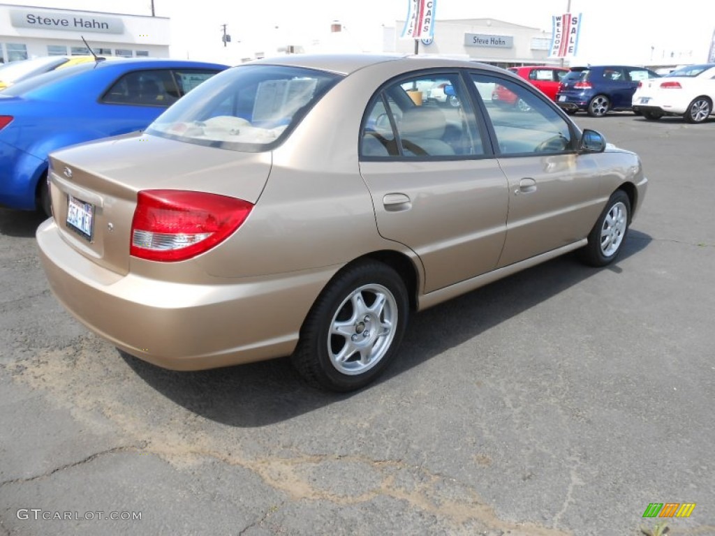 2004 Rio Sedan - Light Gold / Beige photo #5