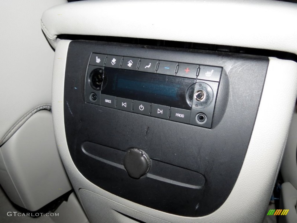 2007 Chevrolet Suburban 1500 LTZ Controls Photo #80400498