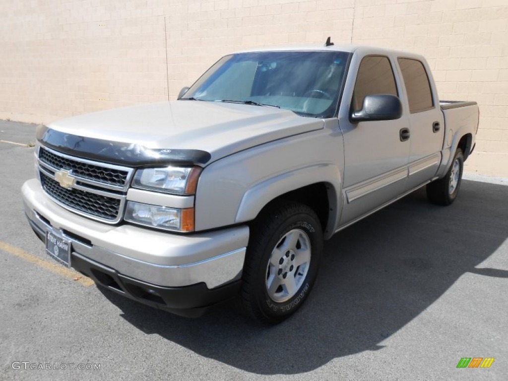 2007 Silverado 1500 Classic LT  Z71 Crew Cab 4x4 - Silver Birch Metallic / Dark Charcoal photo #1