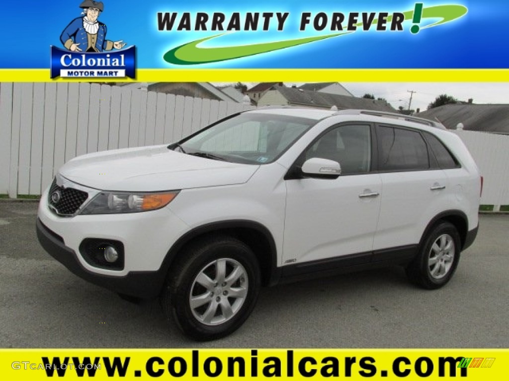 Snow White Pearl Kia Sorento