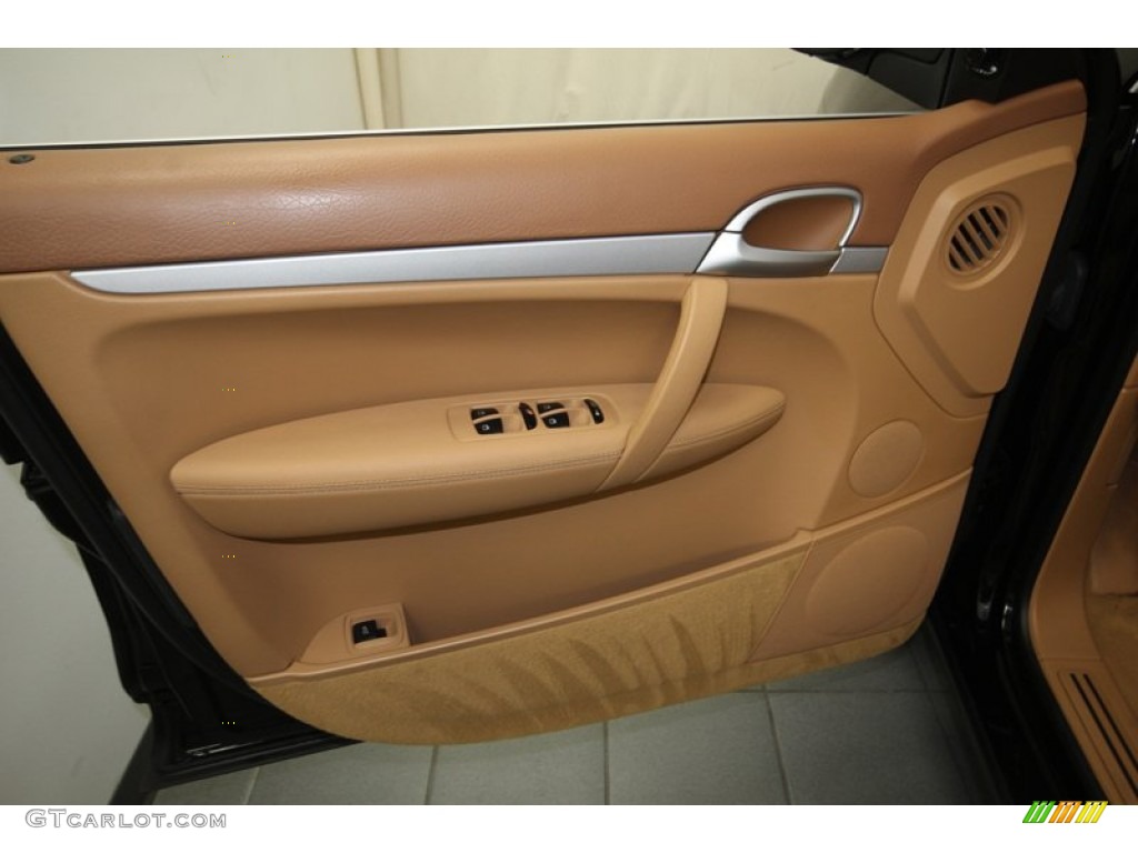 2010 Porsche Cayenne Tiptronic Havanna/Sand Beige Door Panel Photo #80404083