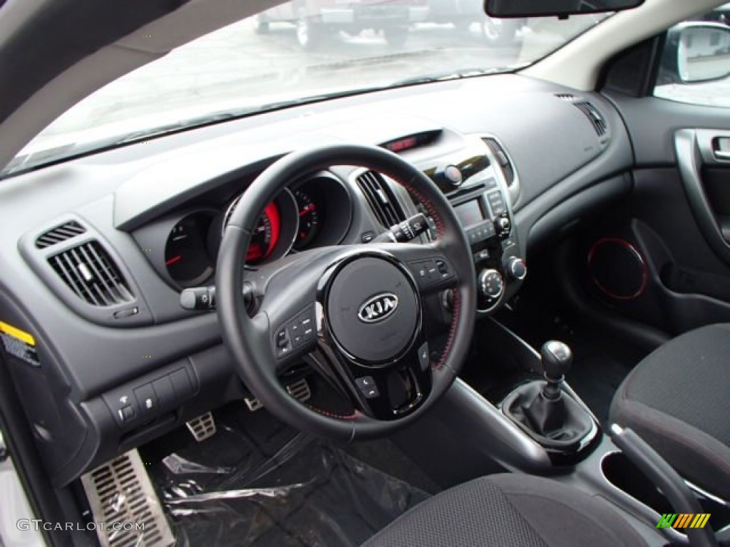 2013 Kia Forte Koup SX Dashboard Photos