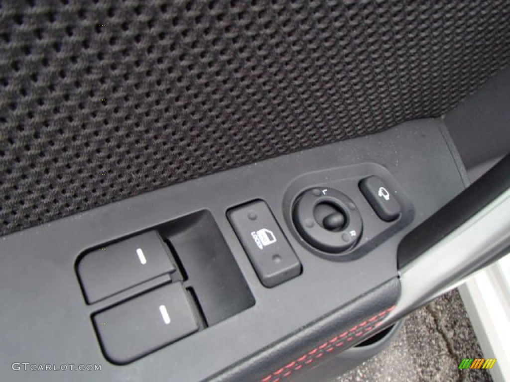2013 Kia Forte Koup SX Controls Photo #80407131