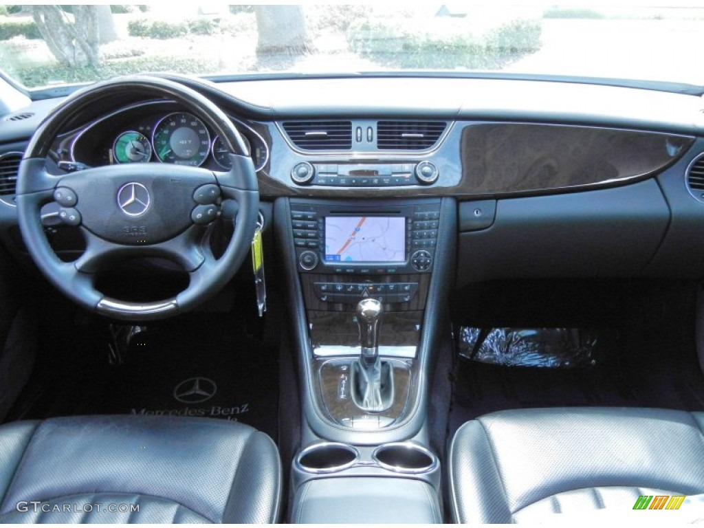 2008 Mercedes-Benz CLS 550 Black Dashboard Photo #80411132