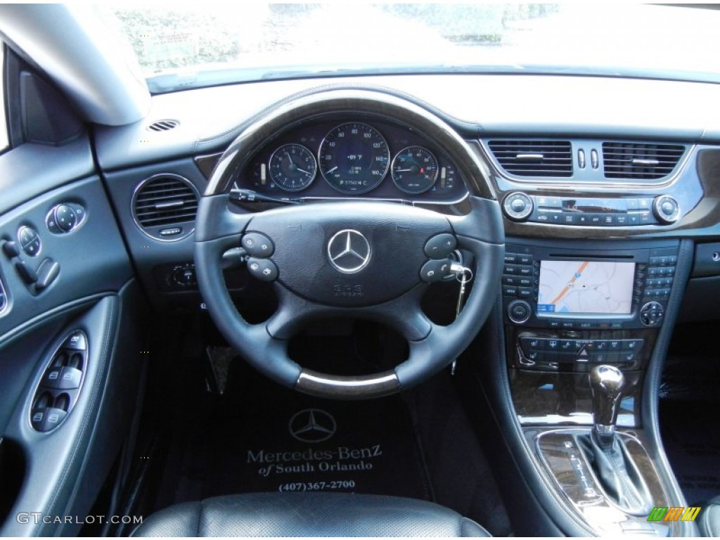 2008 Mercedes-Benz CLS 550 Black Dashboard Photo #80411157