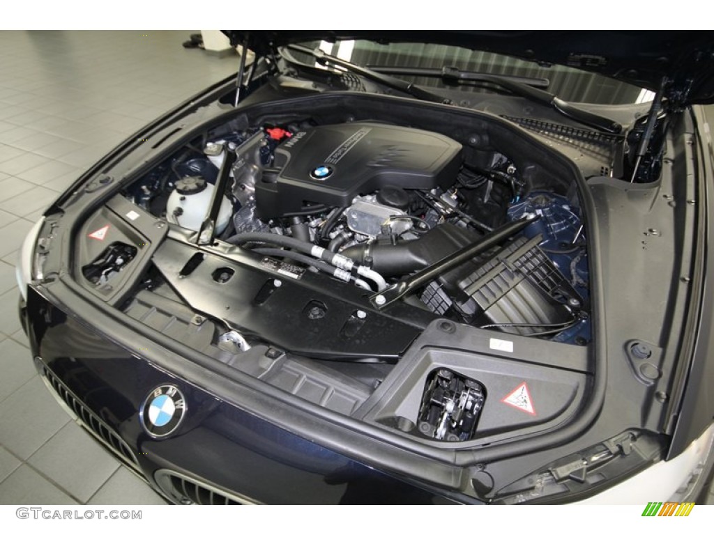 2012 BMW 5 Series 528i Sedan Engine Photos