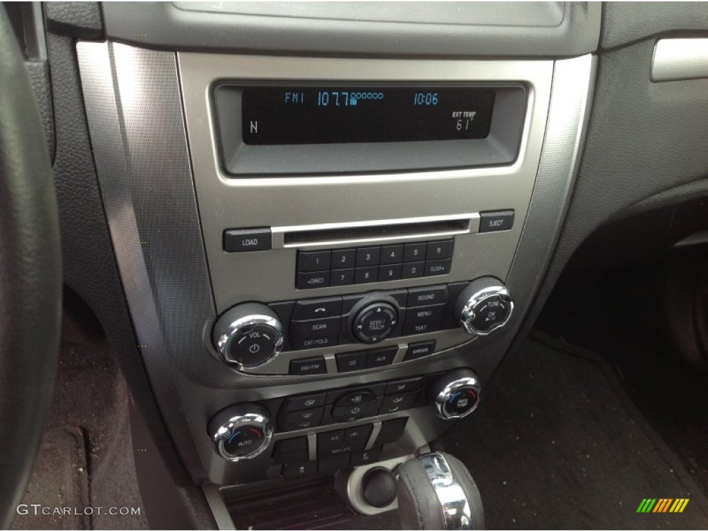 2010 Ford Fusion Hybrid Controls Photos