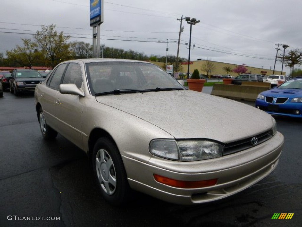 1993 Camry LE Sedan - Beige Pearl / Gray photo #1