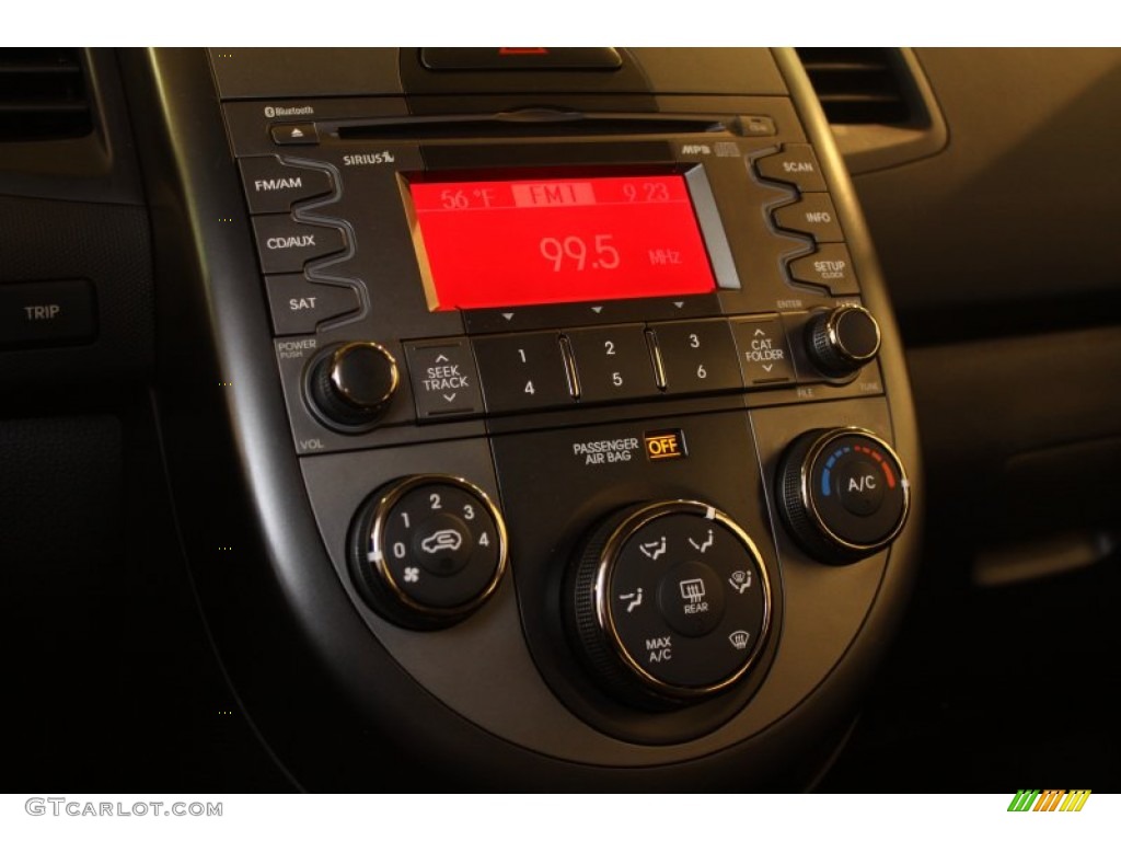 2011 Kia Soul + Controls Photo #80422135