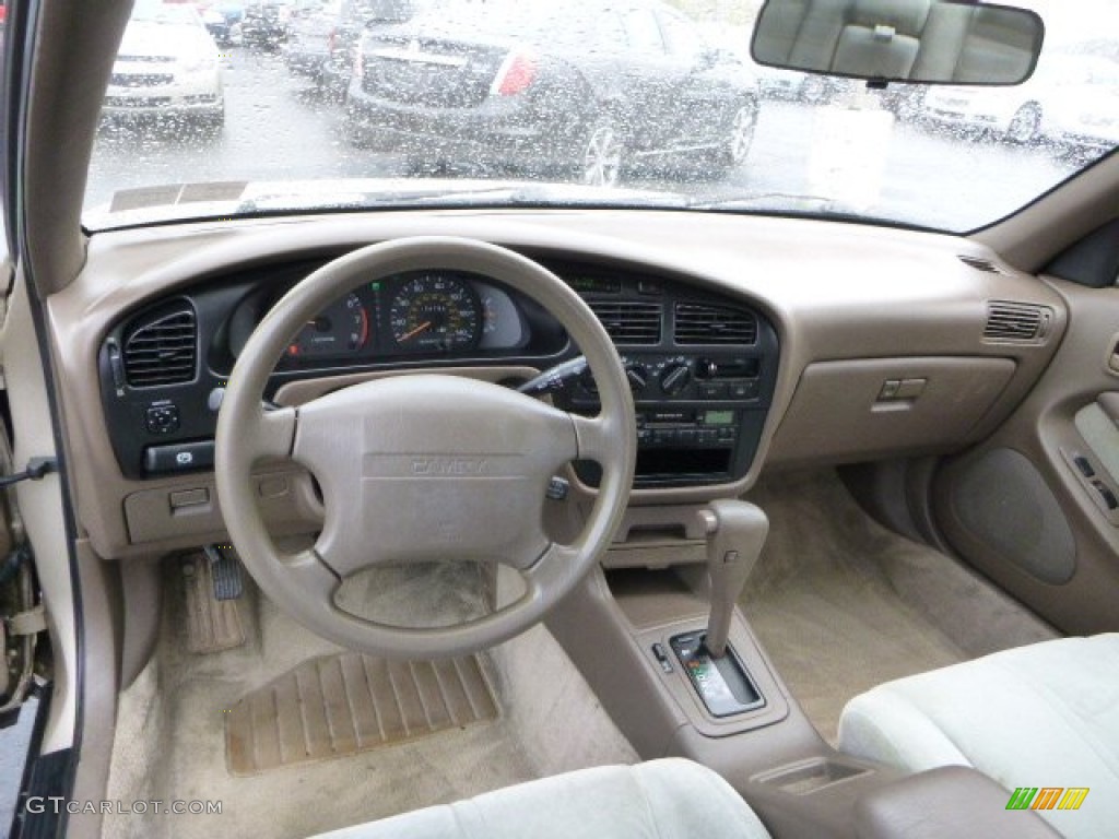 1993 Toyota Camry LE Sedan Gray Dashboard Photo #80422156