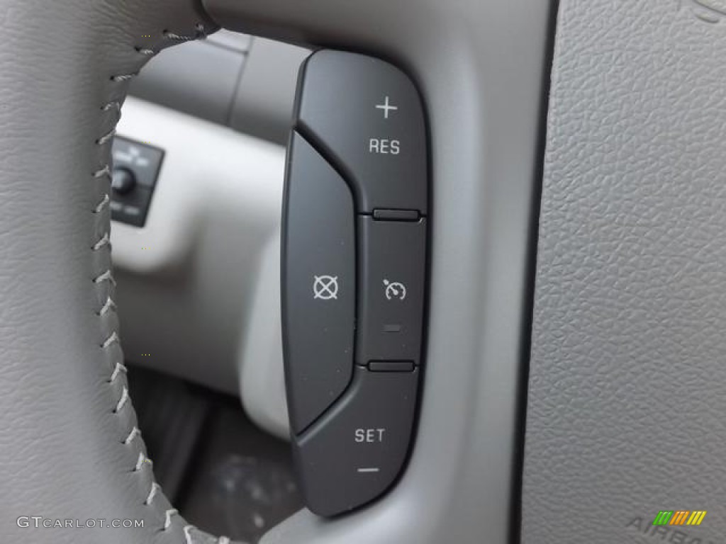2013 Buick Enclave Convenience Controls Photo #80424226