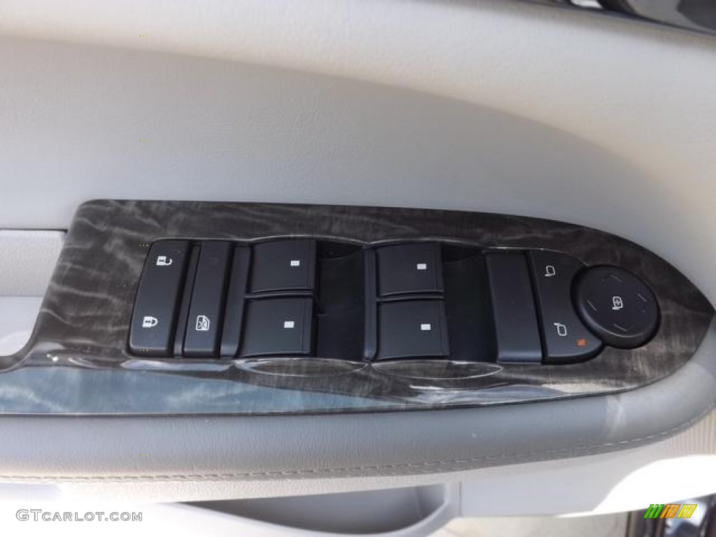 2013 Buick Enclave Convenience Controls Photos