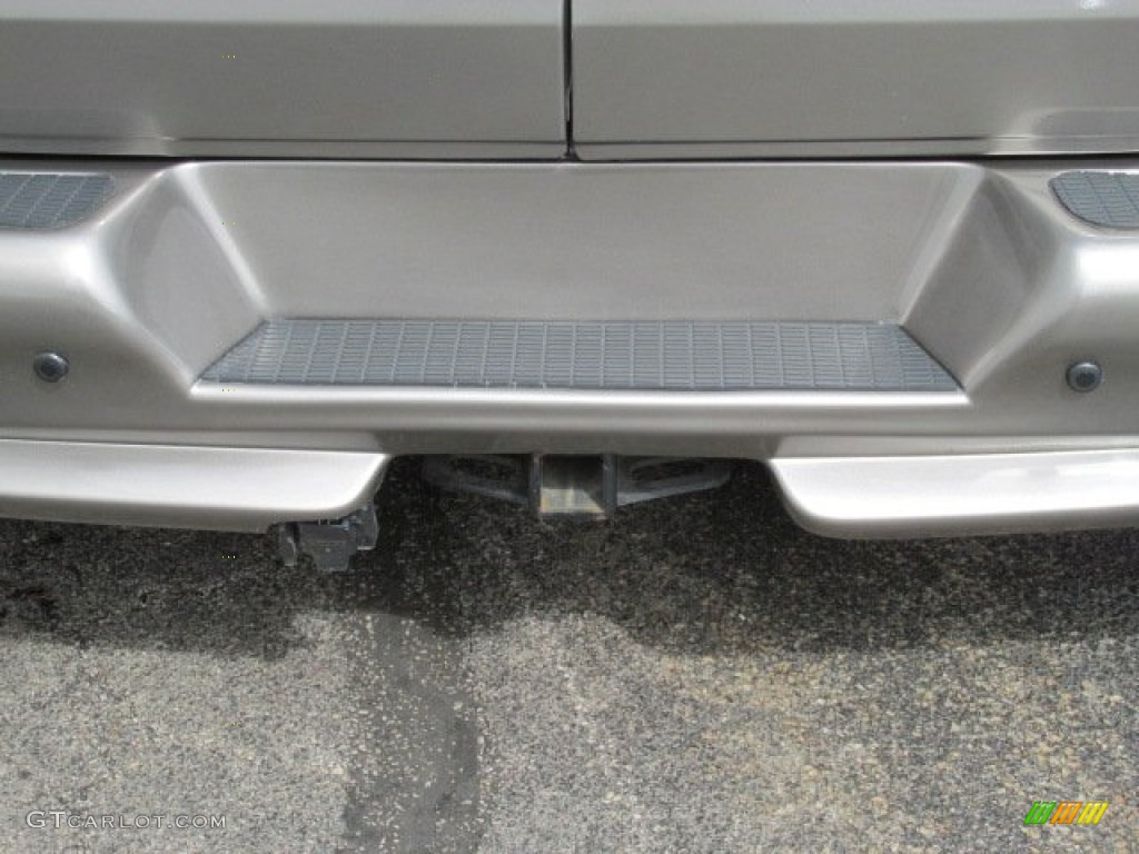 2011 Express 1500 AWD Passenger Conversion Van - Sandstone Metallic / Neutral photo #10