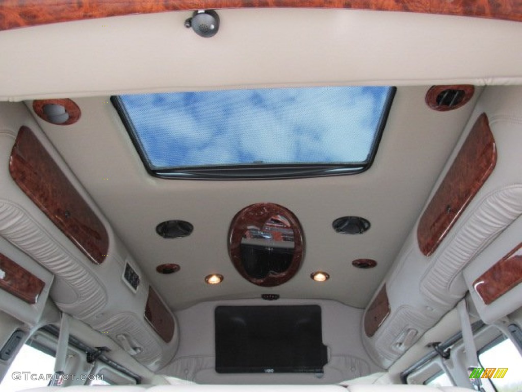2011 Express 1500 AWD Passenger Conversion Van - Sandstone Metallic / Neutral photo #33