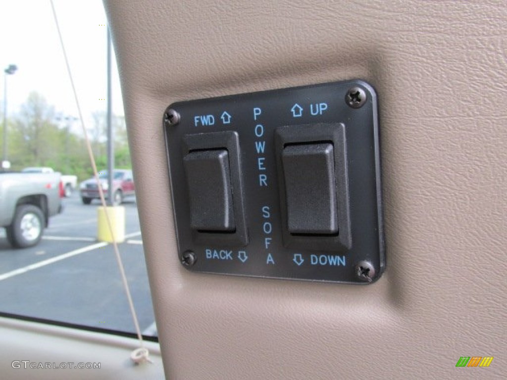 2011 Express 1500 AWD Passenger Conversion Van - Sandstone Metallic / Neutral photo #38