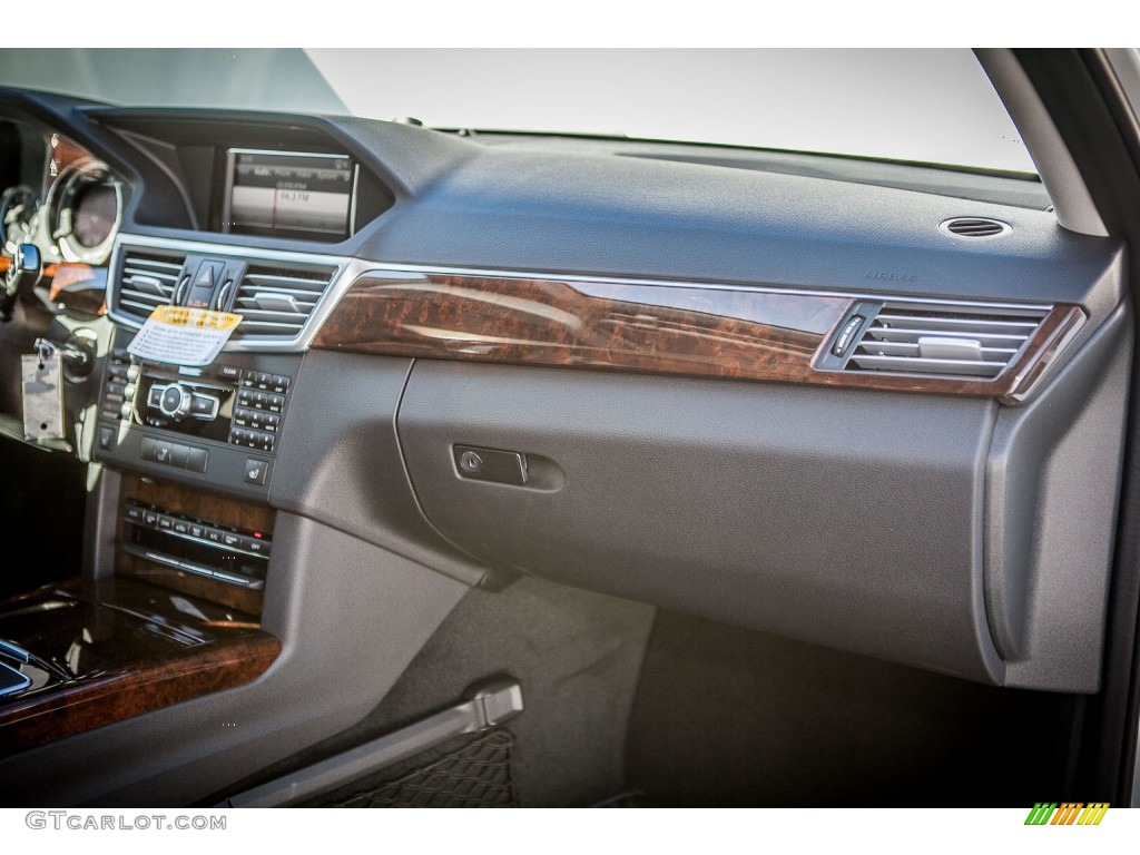 2013 Mercedes-Benz E 350 4Matic Wagon Dashboard Photos