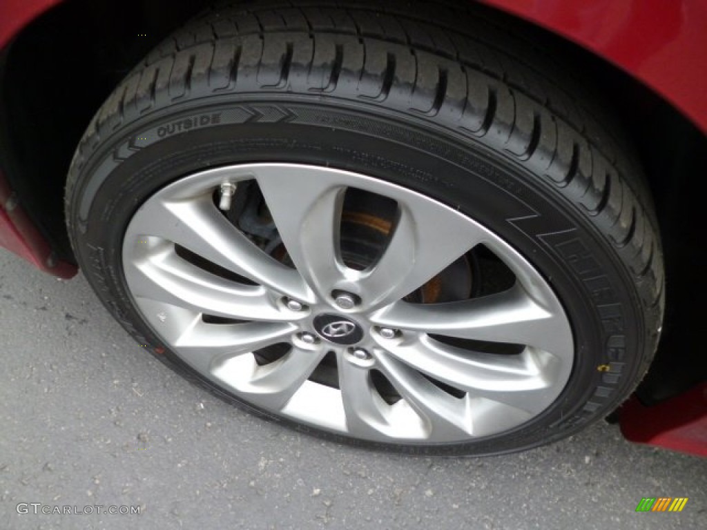 2011 Sonata SE - Venetian Red / Black photo #9