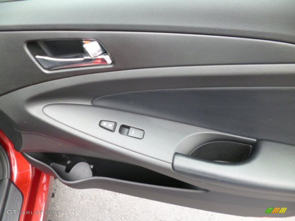 2011 Sonata SE - Venetian Red / Black photo #11