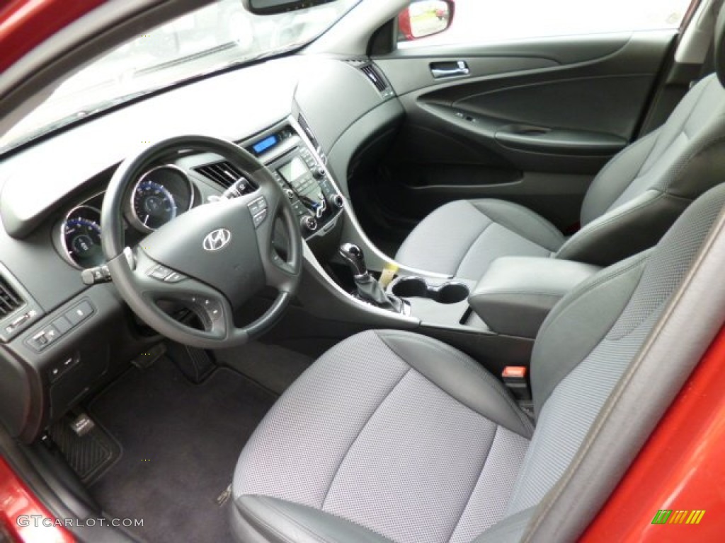 2011 Sonata SE - Venetian Red / Black photo #16
