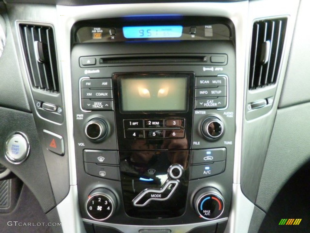 2011 Sonata SE - Venetian Red / Black photo #19