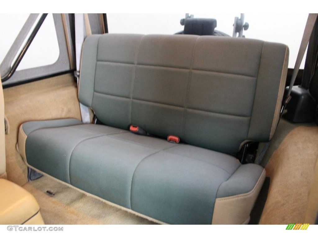 1998 Jeep Wrangler Sahara 4x4 Rear Seat Photo #80428625