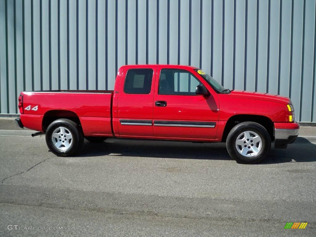 2006 Silverado 1500 LT Extended Cab 4x4 - Victory Red / Dark Charcoal photo #2