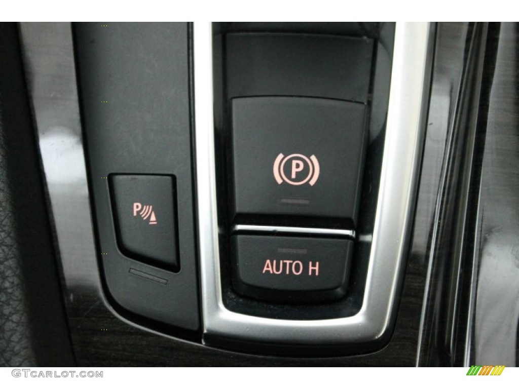 2011 BMW 5 Series 550i Sedan Controls Photo #80430404