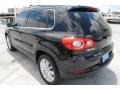 Deep Black Metallic - Tiguan SE Photo No. 7