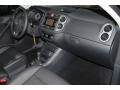 Deep Black Metallic - Tiguan SE Photo No. 44