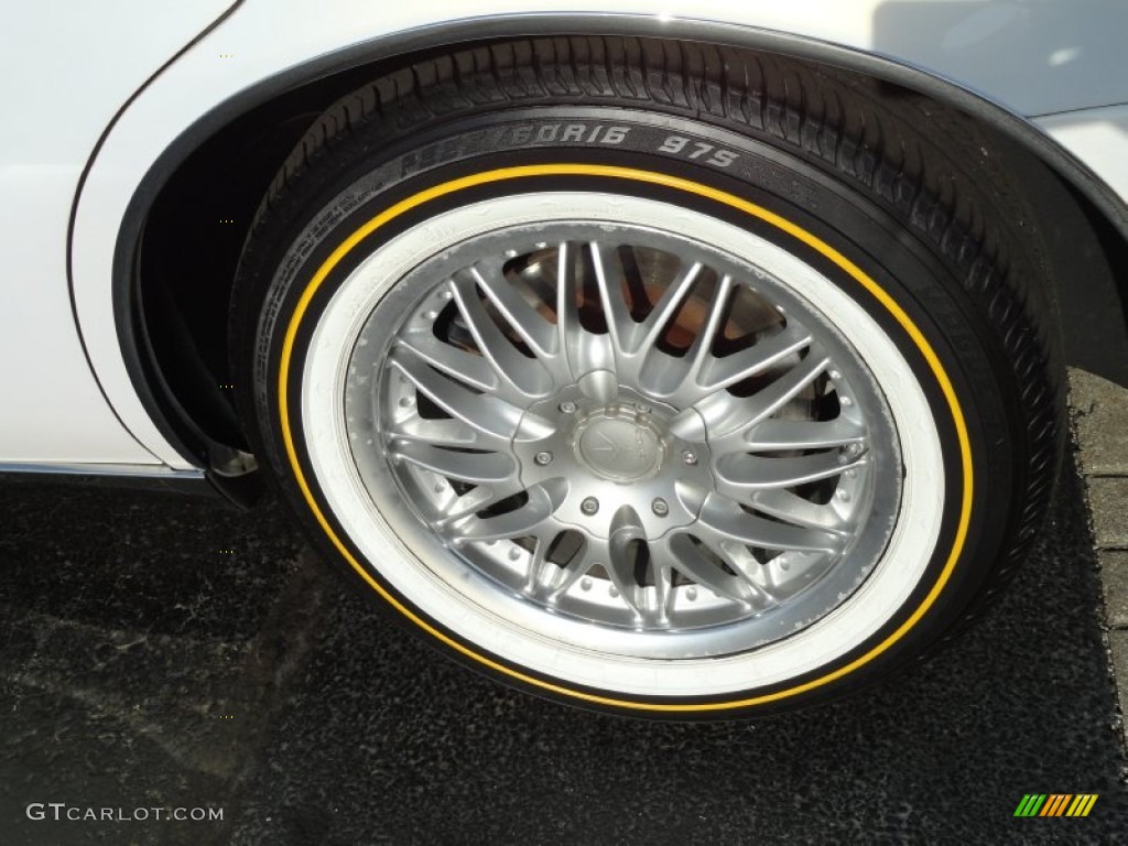 2005 Cadillac DeVille Sedan Wheel Photo #80433395
