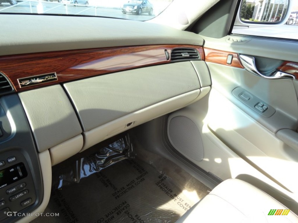 2005 DeVille Sedan - White Lightning / Shale photo #15