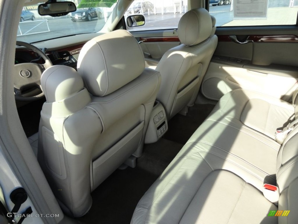 Shale Interior 2005 Cadillac DeVille Sedan Photo #80433575