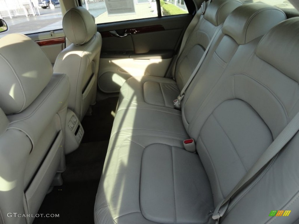 Shale Interior 2005 Cadillac DeVille Sedan Photo #80433617