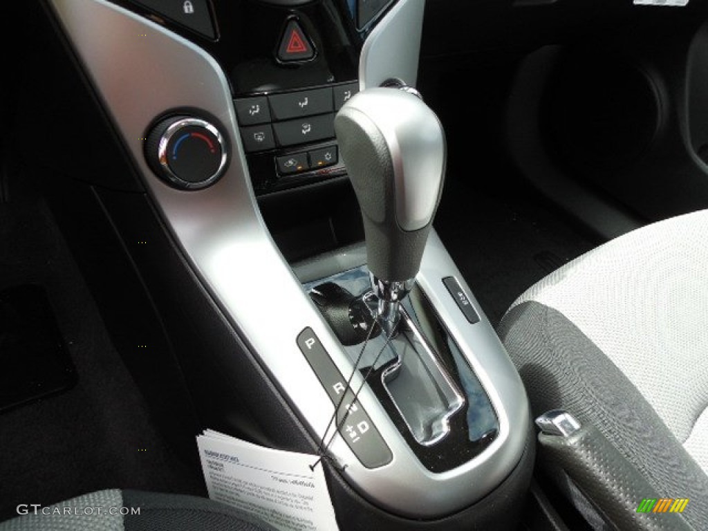 2013 Cruze LS - Atlantis Blue Metallic / Jet Black/Medium Titanium photo #17