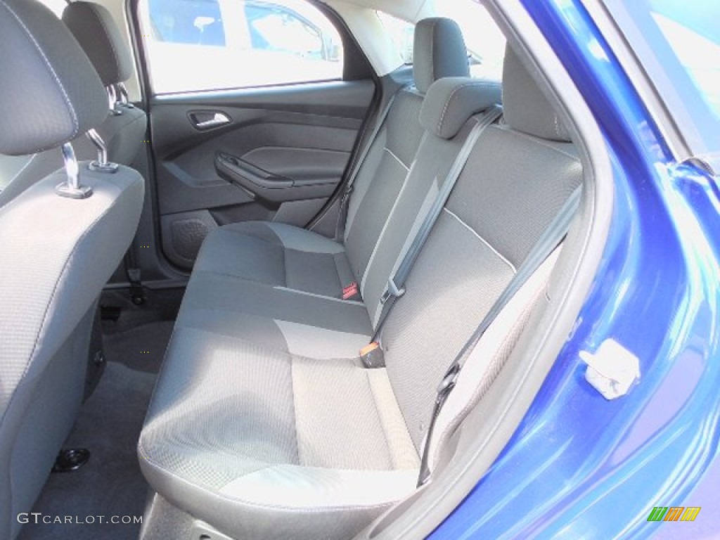 2012 Focus SE Sedan - Sonic Blue Metallic / Charcoal Black photo #9