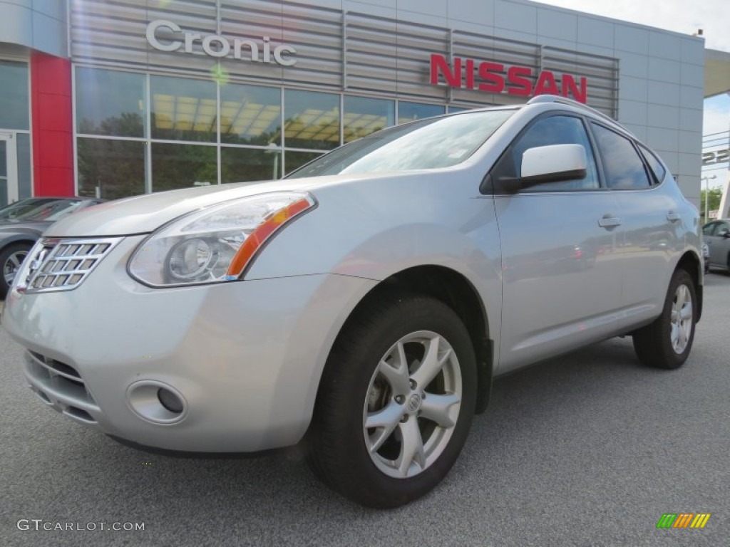 Silver Ice Metallic Nissan Rogue