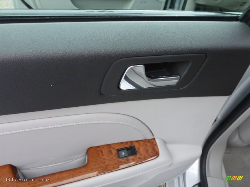 2009 STS 4 V6 AWD - Radiant Silver / Light Gray photo #16